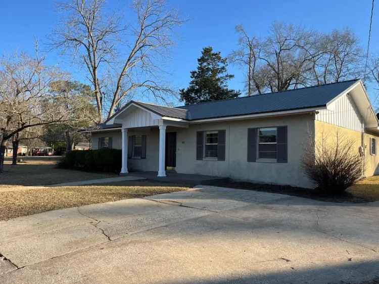 Single-family house For Sale in 101, Alberta Drive, Abbeville, Alabama