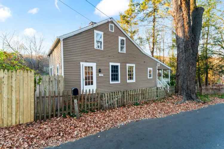 Single-family house For Sale in 71, Head of Meadow Road, Newtown, Connecticut