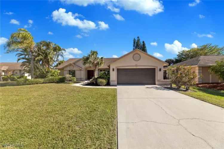 Single-family house For Sale in 24979, Paradise Road, Bonita Springs, Florida