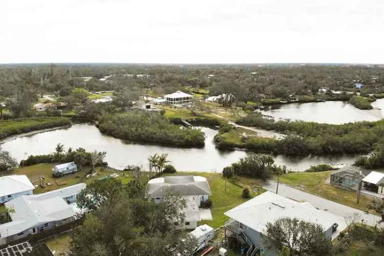 Single-family house For Sale in 446, Court Street, Englewood, Florida