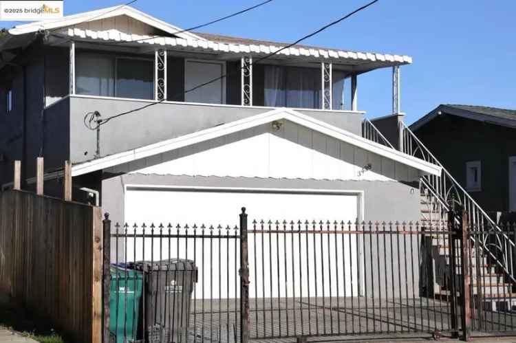 Multi-family house For Sale in 3438, Salisbury Street, Oakland, California