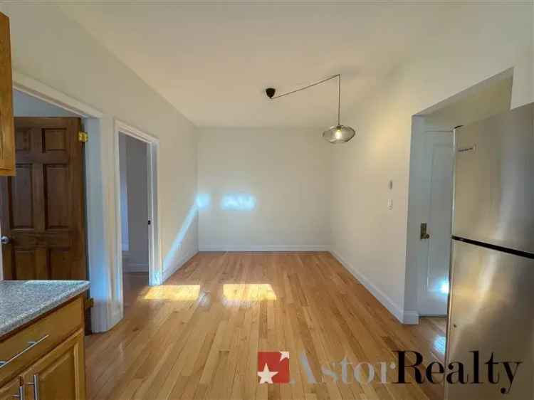 2 Bedroom Apartment for Rent - Hardwood Floors - Updated Kitchen