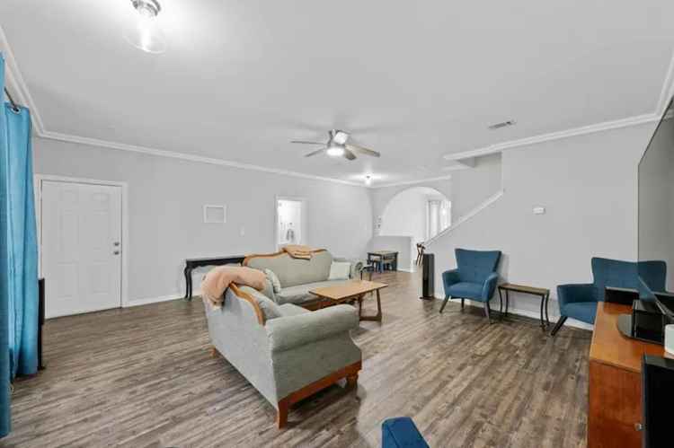 Condo For Sale in 12253, Abbey Glen Lane, Austin, Texas