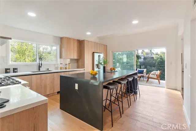 Single-family house For Sale in 5166, Marmol Drive, Los Angeles, California