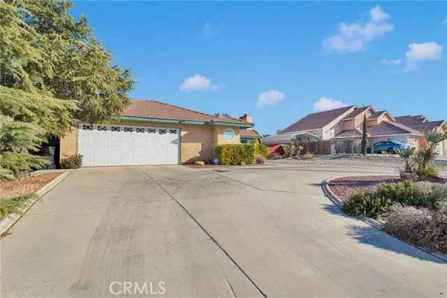 Single-family house For Sale in 12809, 3rd Avenue, Victorville, California