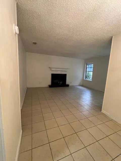 Multi-family house For Rent in 2725, Petersburg Drive, Arlington, Texas