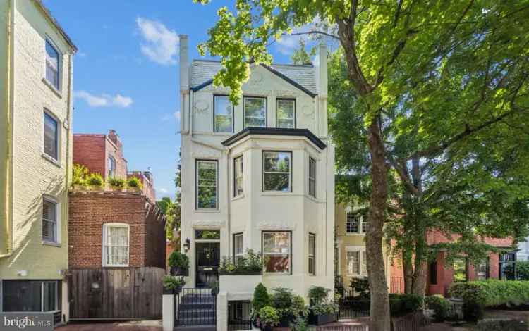 Single-family house For Sale in 1527, 31st Street Northwest, Washington, District of Columbia