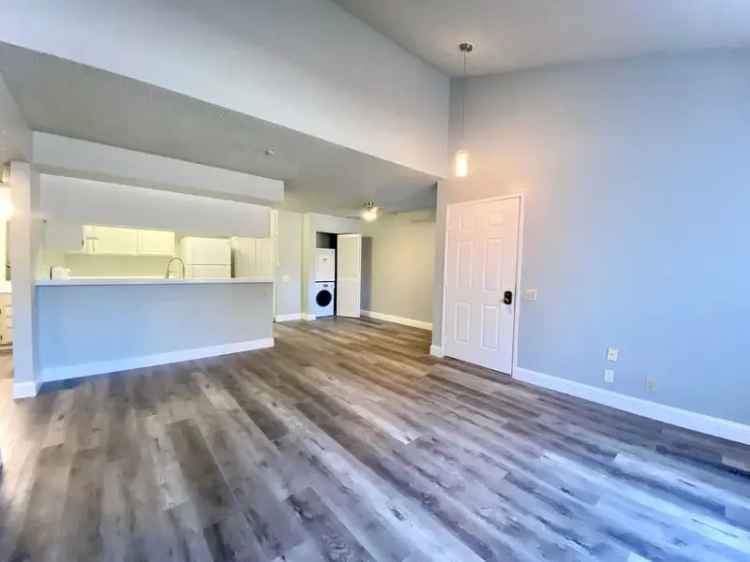 Fremont Condo 3 Bed 2 Bath Updated Kitchen Parking Laundry