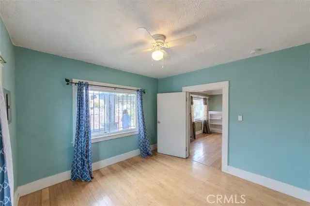 Single-family house For Sale in 3941, Wisconsin Place, Los Angeles, California