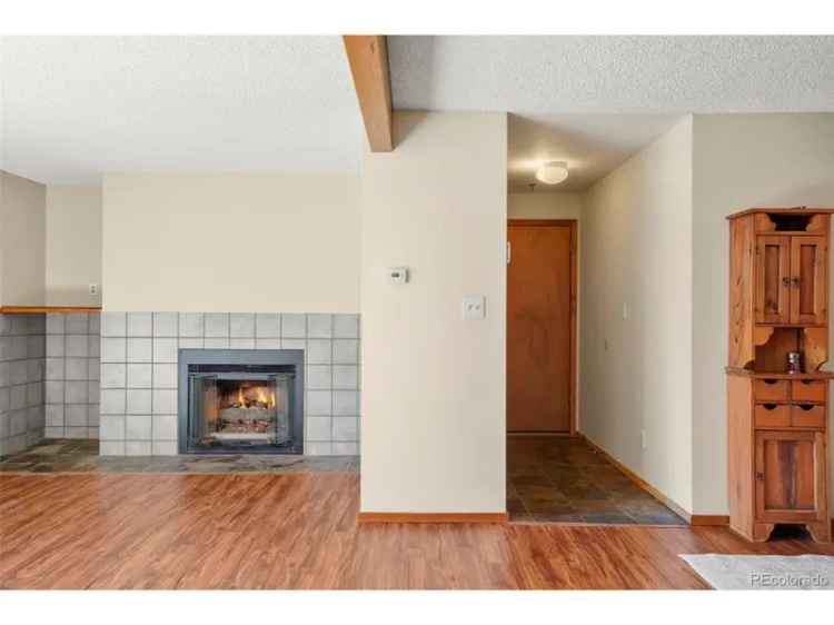 Single-family house For Sale in 50, 19th Avenue, Longmont, Colorado