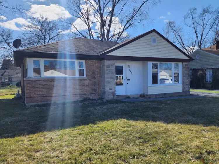 Single-family house For Sale in 249, Marquette Street, Park Forest, Illinois