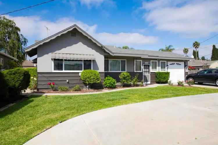 Single-family house For Sale in 1405, South Upas Street, Escondido, California