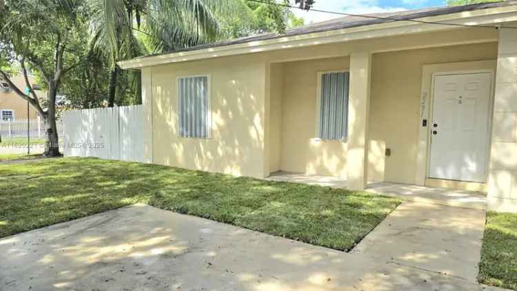 Single-family house For Sale in 2291, Northwest 87th Street, Hialeah, Florida