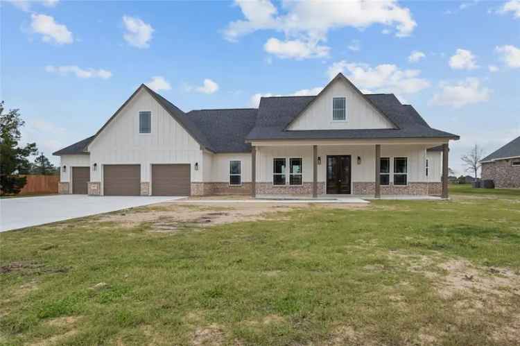 Single-family house For Sale in 6411, Tomahawk Drive, Baytown, Texas