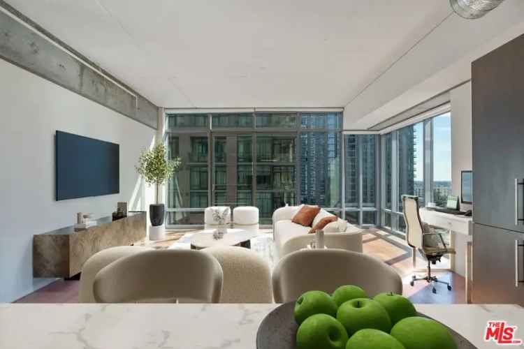 Condo For Sale in 1100, South Hope Street, Los Angeles, California