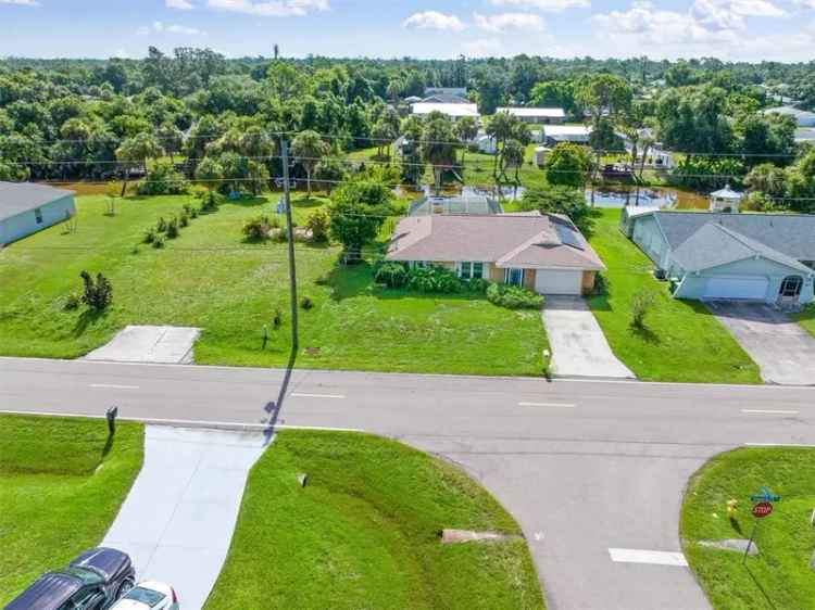 Single-family house For Sale in 1416, Inverness Street, Port Charlotte, Florida