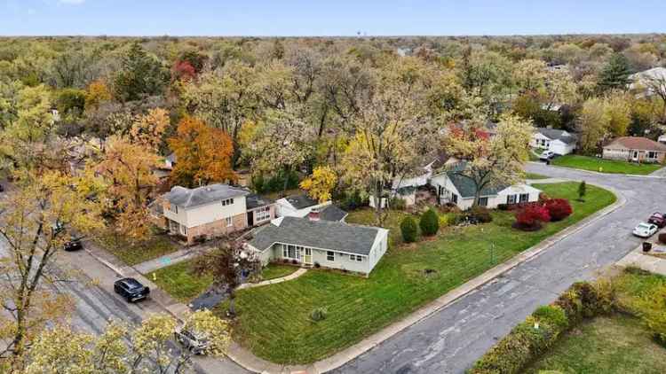 Single-family house For Sale in 308, Minocqua Street, Park Forest, Illinois