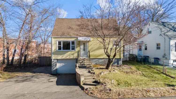 Single-family house For Sale in 91, Dogburn Road, West Haven, Connecticut