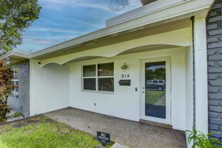 Single-family house For Sale in 914, Northeast 2nd Street, Pompano Beach, Florida