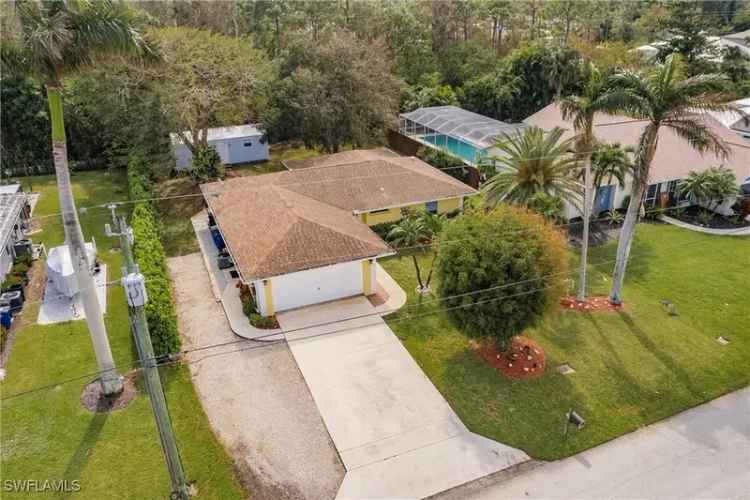 Single-family house For Sale in Bonita Springs, Florida