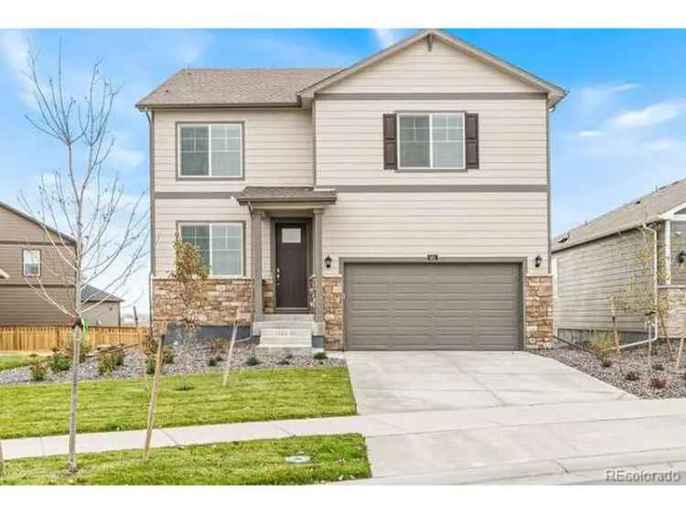 Single-family house For Sale in Windsor, Colorado