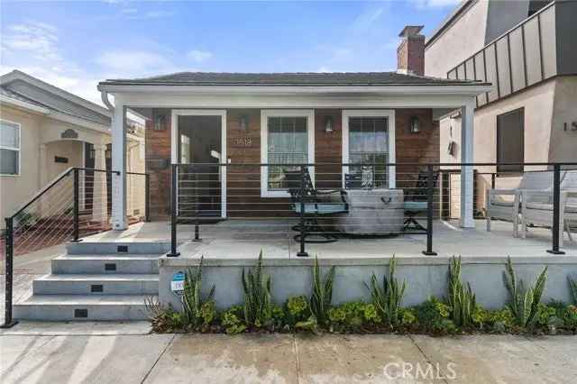 Single-family house For Sale in 1518, Ocean Avenue, Seal Beach, California