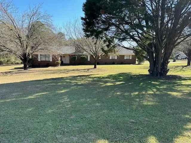 Single-family house For Sale in 303, Dahlia Drive, Andalusia, Alabama