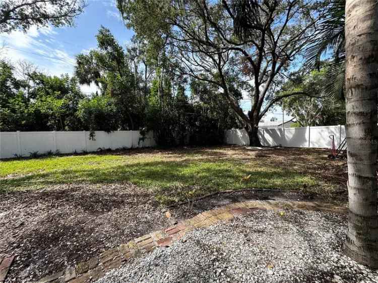 Single-family house For Sale in 4026, Arkansas Avenue Northeast, Saint Petersburg, Florida