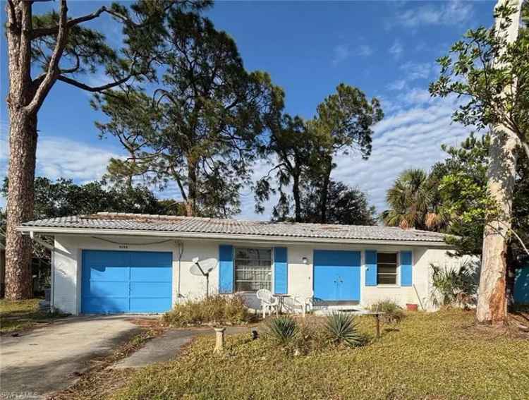 Single-family house For Sale in 4259, Mohawk Place, East Naples, Florida