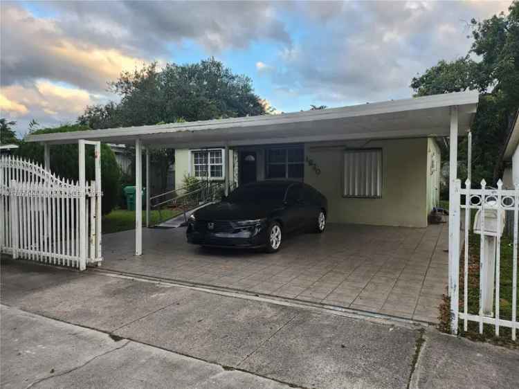 Single-family house For Sale in 1920, Northwest 55th Terrace, Miami, Florida