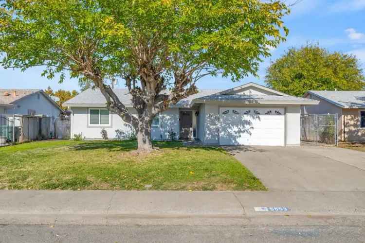 Single-family house For Sale in Elk Grove, California