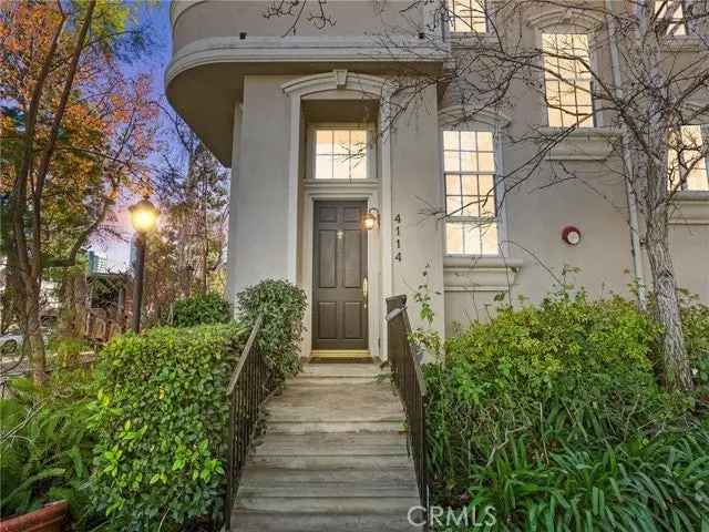 Single-family house For Sale in 4114, Kling Street, Burbank, California