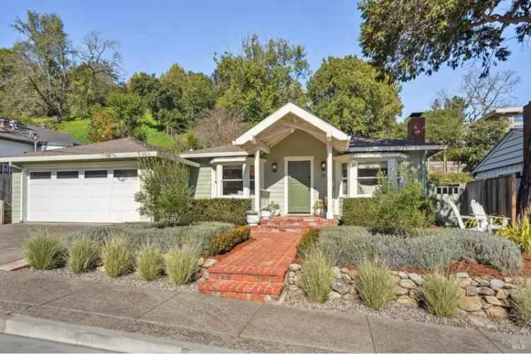 Single-family house For Sale in 20, Rancho Drive, San Anselmo, California