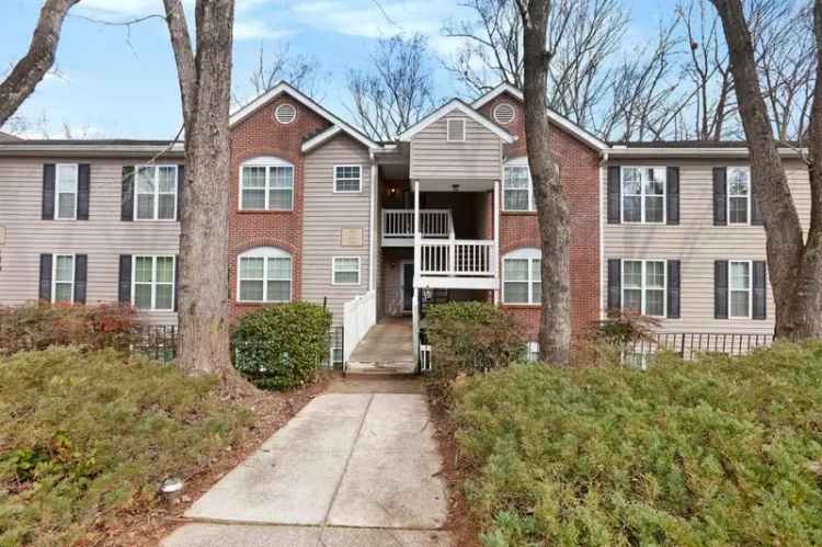 Condo For Sale in Roswell, Georgia