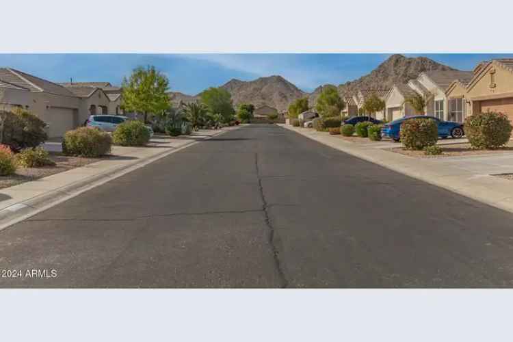 Single-family house For Sale in 4081, West Maggie Drive, San Tan Valley, Arizona