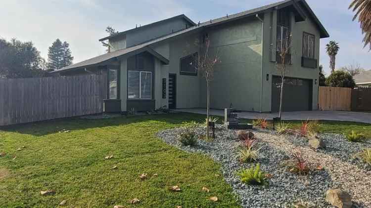 Single-family house For Sale in 3103, Prince Henry Drive, Sacramento, California