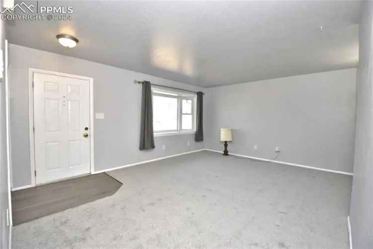 Single-family house For Sale in Colorado Springs, Colorado