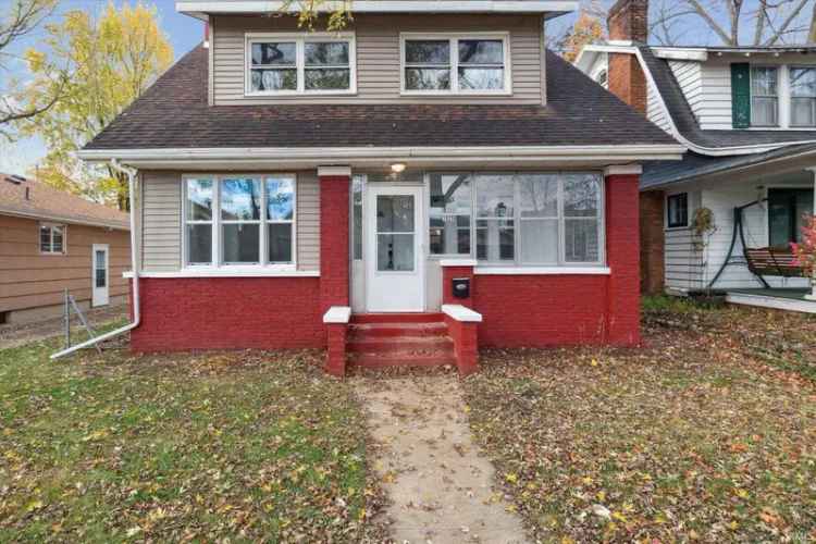 Single-family house For Sale in 1925, Beverly Place, South Bend, Indiana