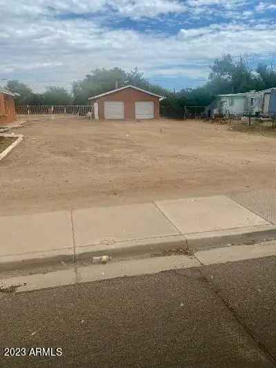 Single-family house For Sale in 206, East Clanton Avenue, Buckeye, Arizona