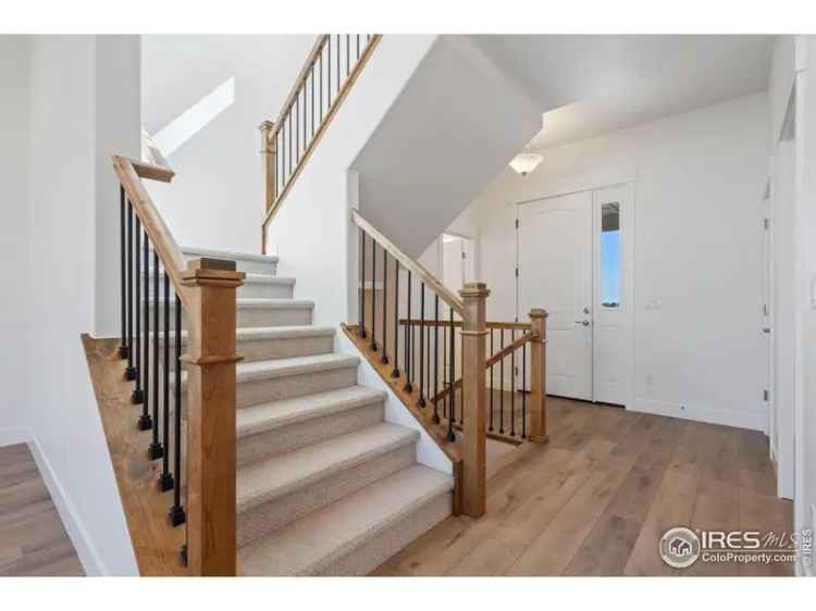 Single-family house For Sale in Windsor, Colorado