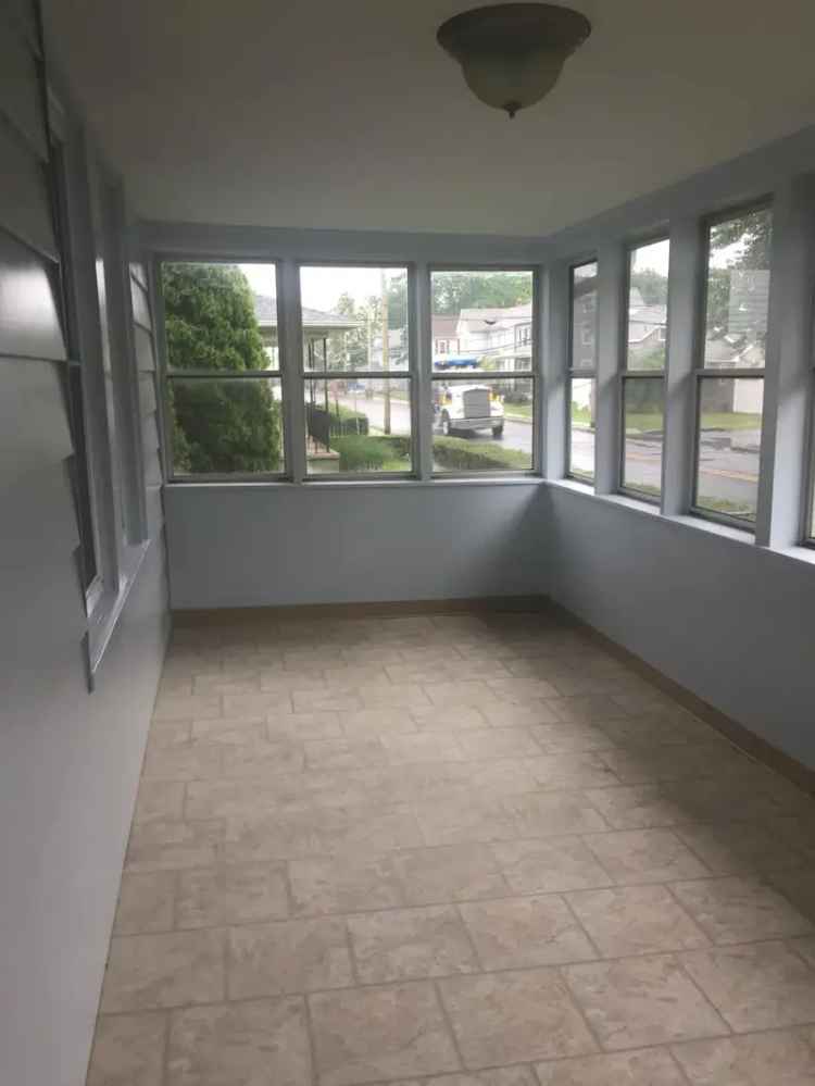 4 Bedroom 2 Bath House Near Campus - Available June 2025