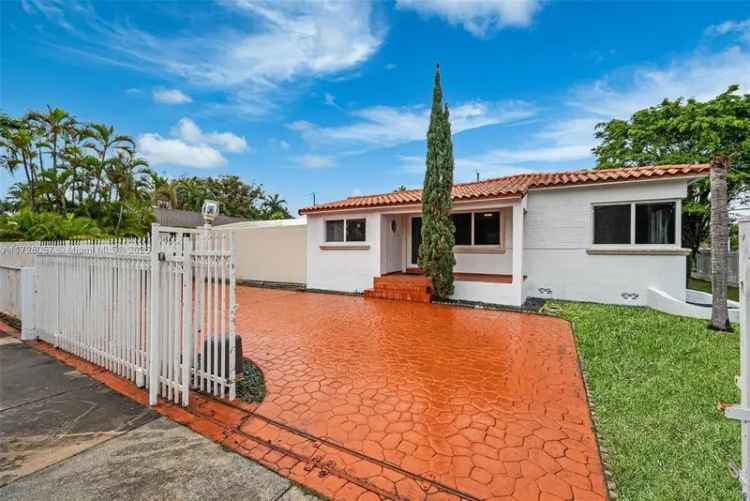 Single-family house For Sale in 3601, Southwest 26th Street, Miami, Florida