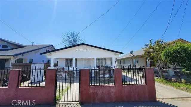 Single-family house For Sale in Los Angeles, California