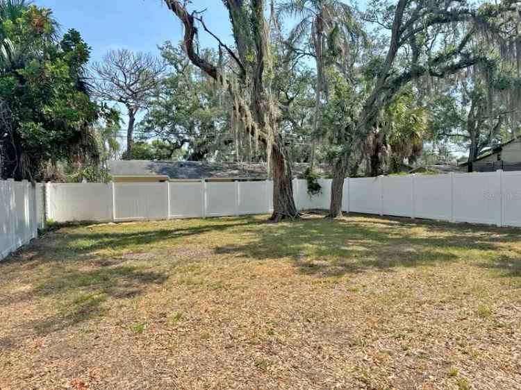 Single-family house For Sale in Saint Petersburg, Florida