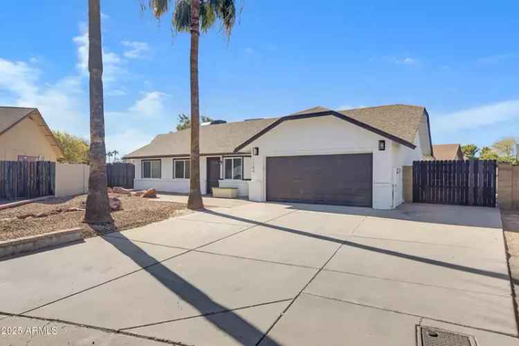 Single-family house For Sale in 1104, North Oak Court, Gilbert, Arizona