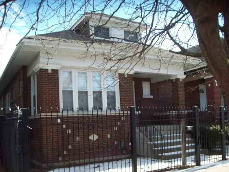 Single-family house For Sale in 6231, South Francisco Avenue, Chicago, Illinois