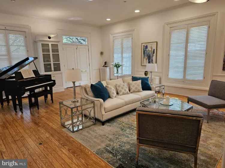 House For Sale in 329, A Street Southeast, Washington, District of Columbia