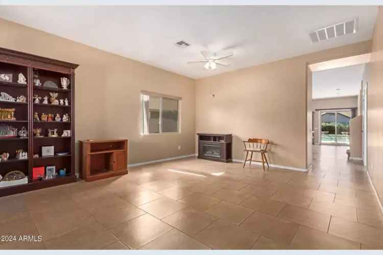 Single-family house For Sale in 15958, North 173rd Avenue, Surprise, Arizona