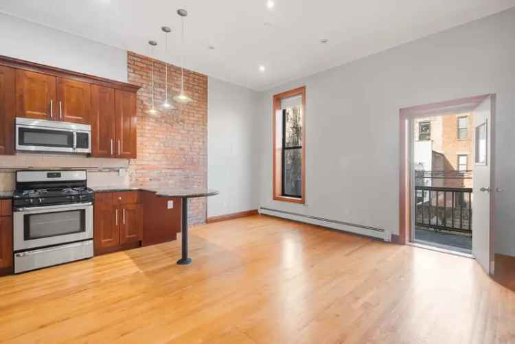 Sunny Bedford Stuyvesant 1-Bedroom Apartment near A Train