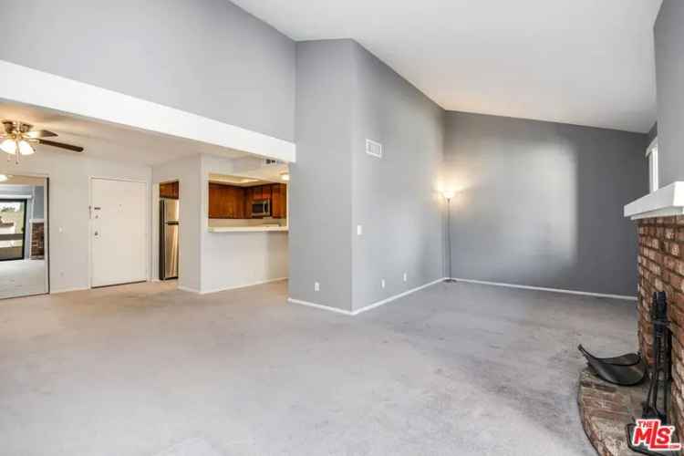 Condo For Sale in 15155, Sherman Way, Los Angeles, California